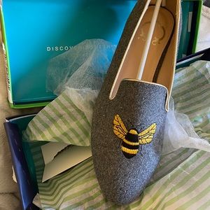 C Wonder womens conversational smoking flat size 10